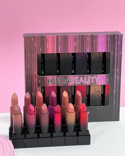 Huda beauty bullet lipstick
12pcs box super best quality